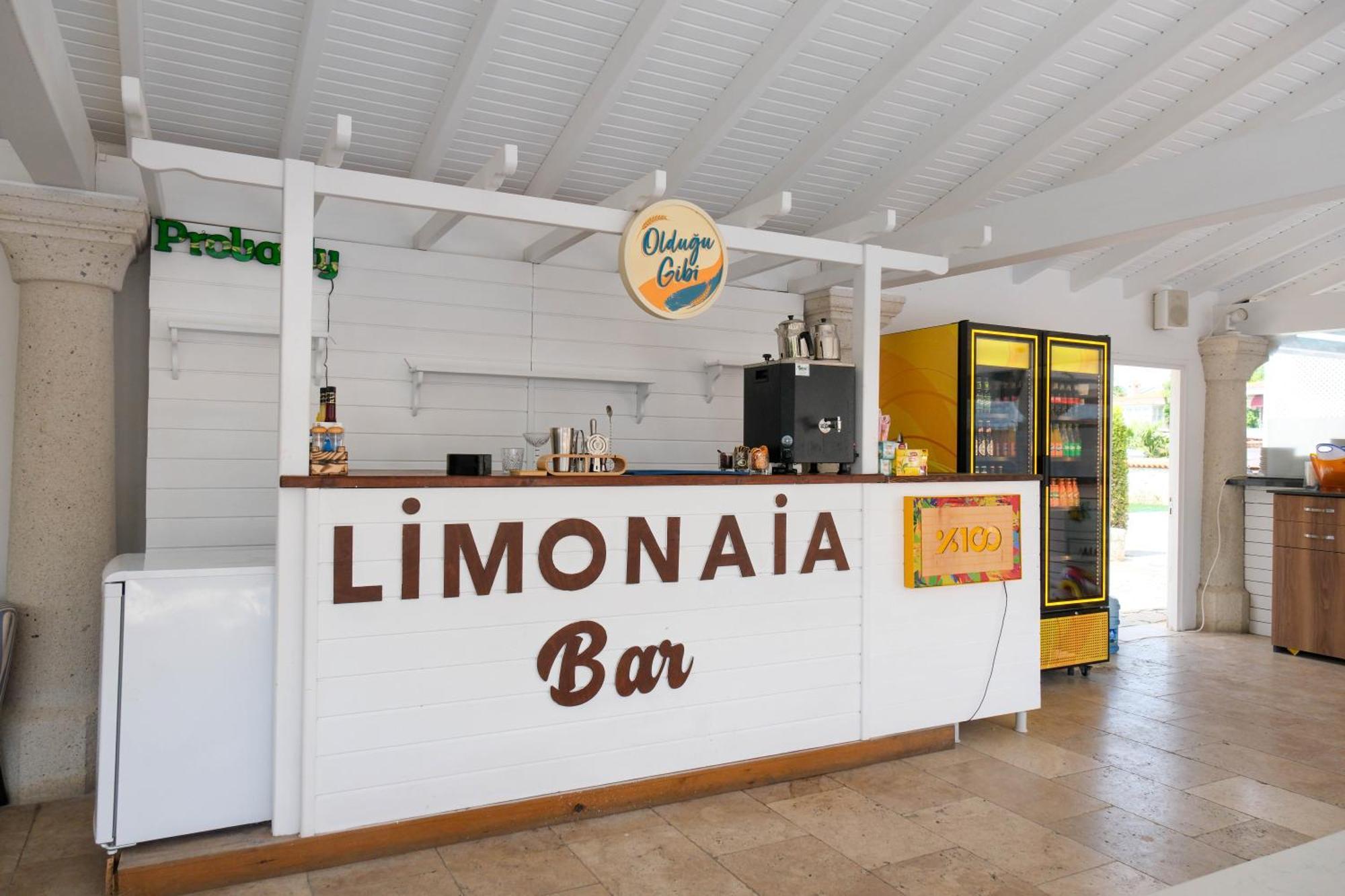 Alacati Limonaia Hotel エクステリア 写真